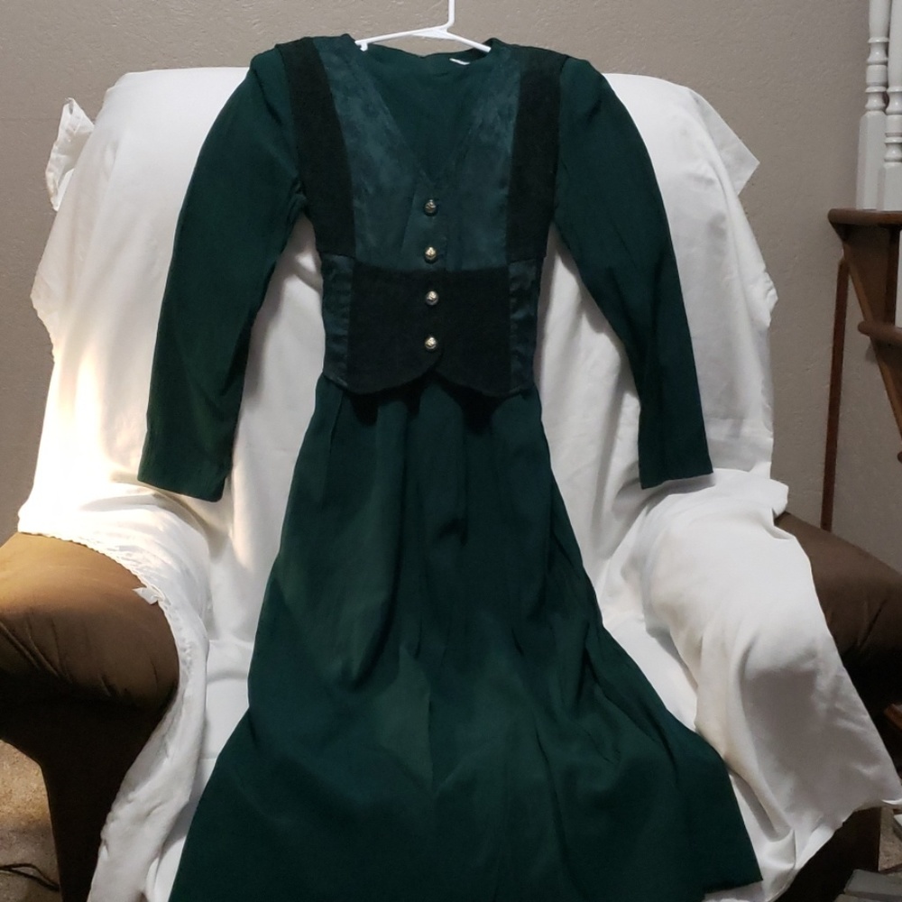 Long sleeve dress wit vest